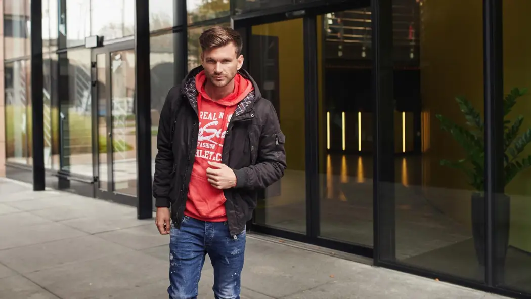 Co się liczy w męskich kurtkach: praktyczność czy dobry wygląd?