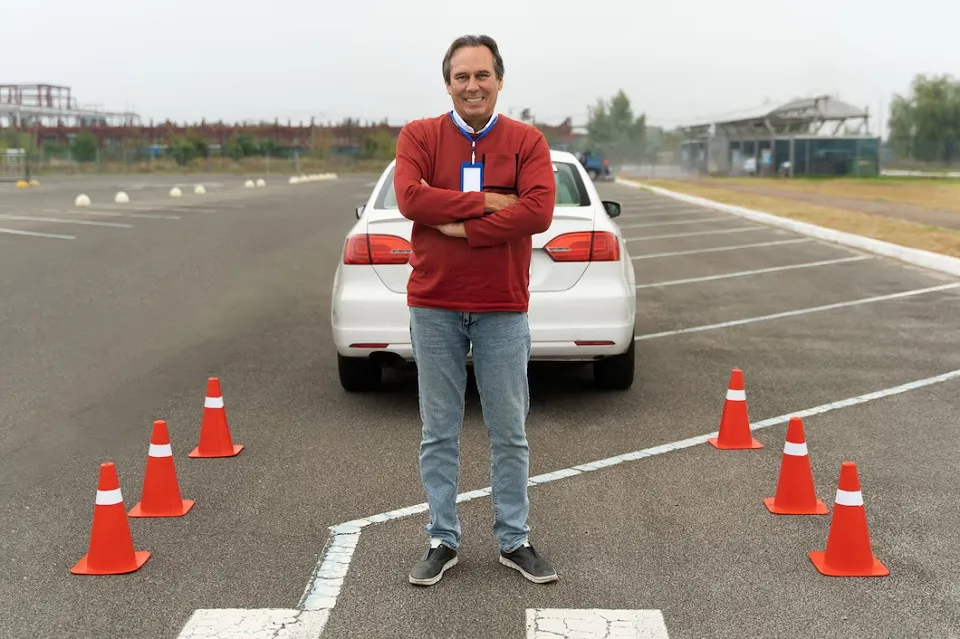 Jak przygotować się do jazdy supersamochodem na torze?