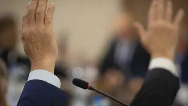 Wniosek o odwołanie przewodniczącej i 5,7 mln zł na blok w Bełchatowie