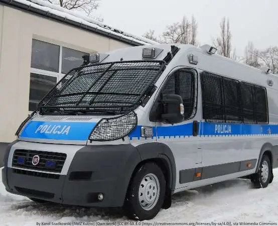 Policjanci z Bełchatowa promują bezpieczeństwo na pikniku Czas w Las