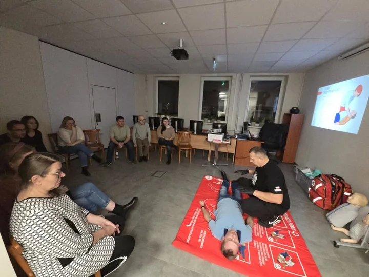 Grafika promocyjna wydarzenia Kurs Pierwszej Pomocy — praktyczny kurs przedmedyczny w Bełchatowie