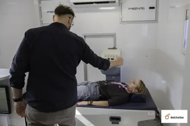 Grafika promocyjna wydarzenia Bezpłatne badania osteoporozy w osteobusie
