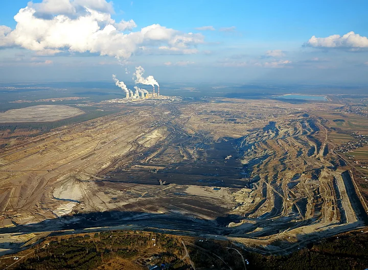 Grafika promocyjna wydarzenia Wyjazd naukowy do KWB Bełchatów — praktyczna wycieczka dla uczniów 15+