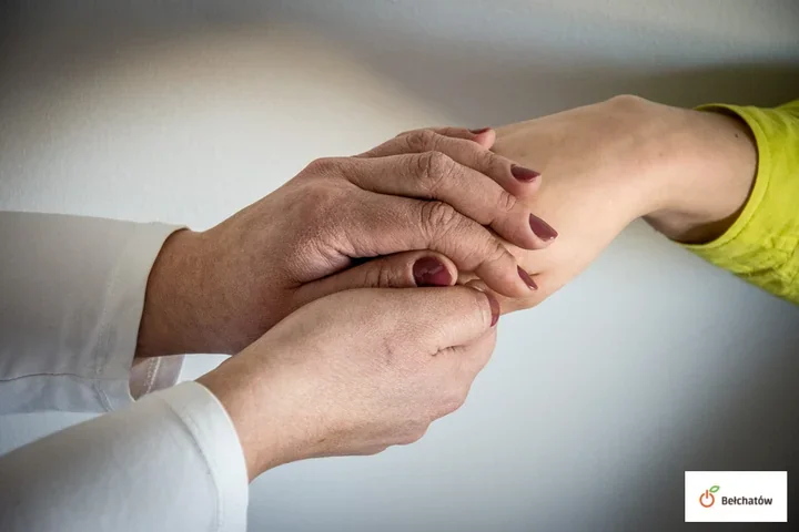 Opieka nad bliskim obciąża ciało i psychikę. Jest bezpłatna pomoc