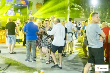 Wakacyjna potańcówka wraca do centrum Bełchatowa. Zabrzmią hity z lat 80. i 90.