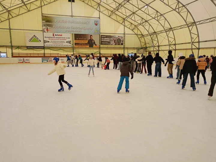 Sezon na lodzie dobiega końca – ostatnia szansa na ślizgawkę w Hali Namiotowej