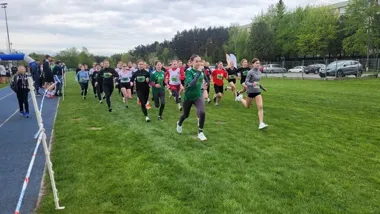 Ponad 500 młodych biegaczy ruszy na przełajowy finał w Bełchatowie