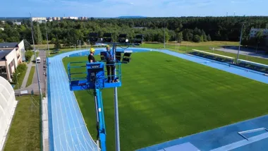 Stadion w Bełchatowie z nowym oświetleniem. Lampy LED zużyją mniej energii
