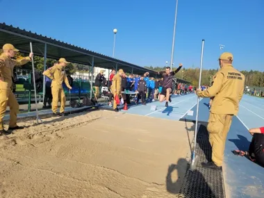 Kilkuset strażaków na stadionie w Bełchatowie. Rywalizowali w lekkoatletyce