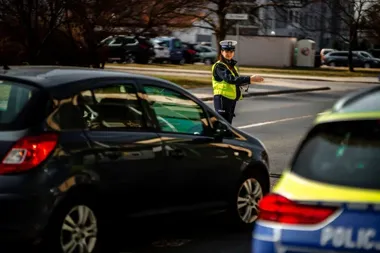 Pościg, 256 wykroczeń i jedno rażące przekroczenie prędkości na święta