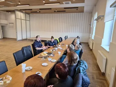 Oszuści liczą na rutynę - policjanci z Kleszczowa ostrzegli mieszkańców Wolicy