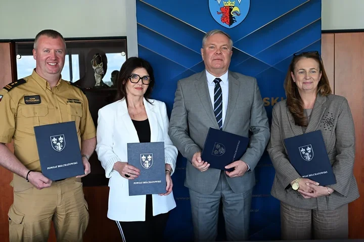 Powiat stawia na ludzi i sprzęt. Szpital i straż dostają wsparcie