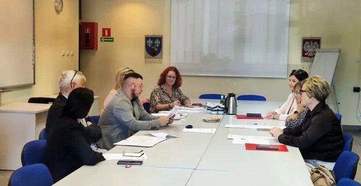 Ponad 6,8 mln zł na rehabilitację społeczną. Tylko jedna umowa stażowa