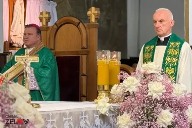 Sto lat parafii w Zelowie. Jubileusz uczczono Mszą i symbolicznym darem