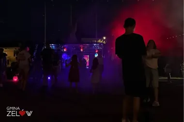 Klubowe rytmy i lokalne smaki przyciągnęły ludzi na Plac Dąbrowskiego